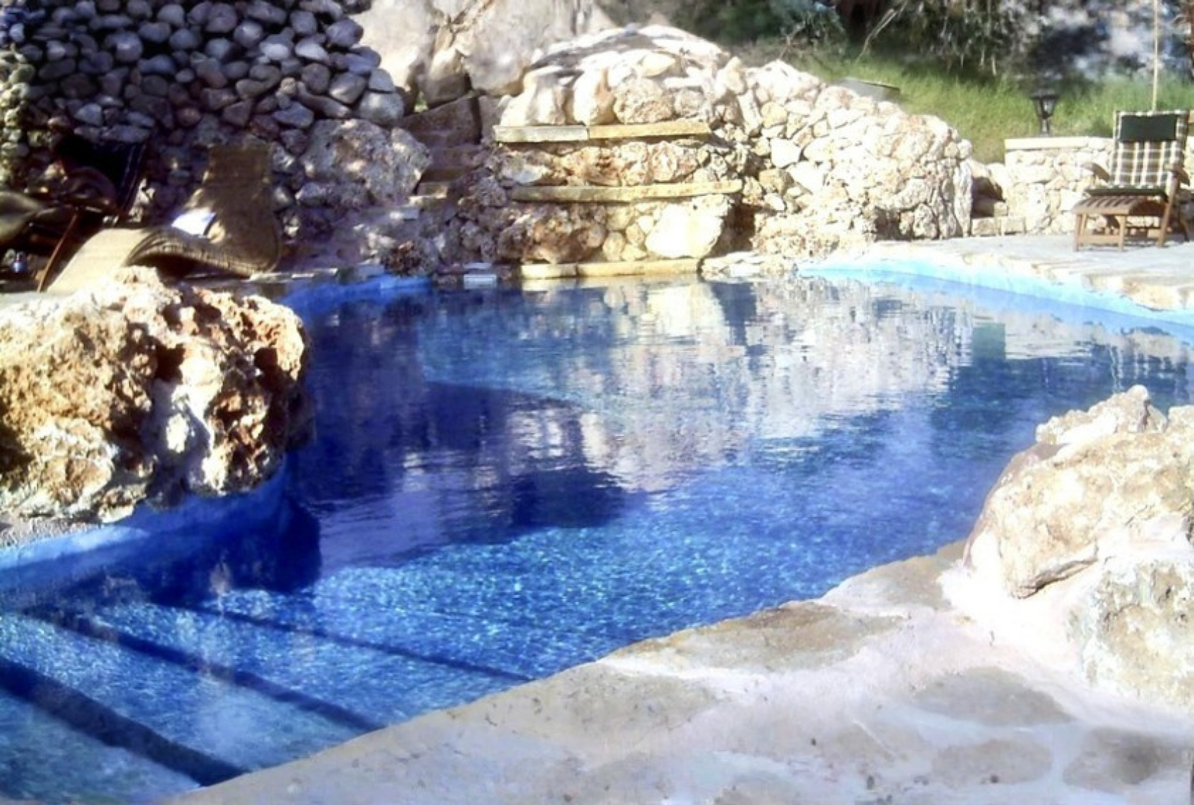 Gartenanlage mit Pool
